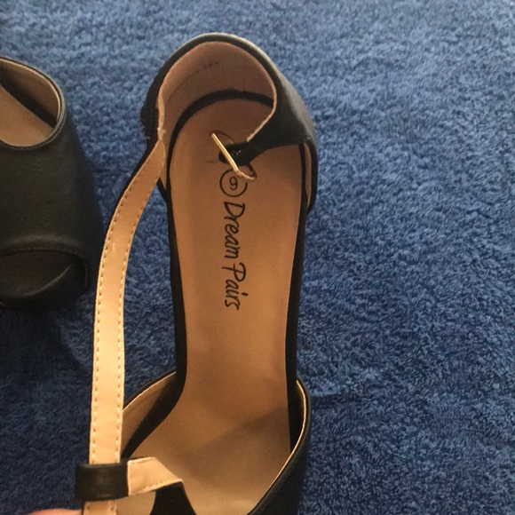 Peep toe platform heel - Picture 3 of 3